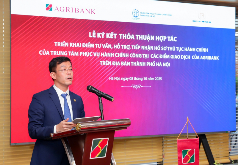 Agribank và Trung tâm phục vụ hành chính công Hà Nội hỗ trợ người dân thực hiện dịch vụ công tại điểm giao dịch của ngân hàng -0