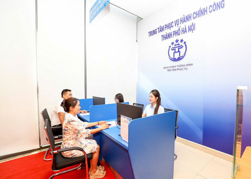 Agribank và Trung tâm phục vụ hành chính công Hà Nội hỗ trợ người dân thực hiện dịch vụ công tại điểm giao dịch của ngân hàng -0