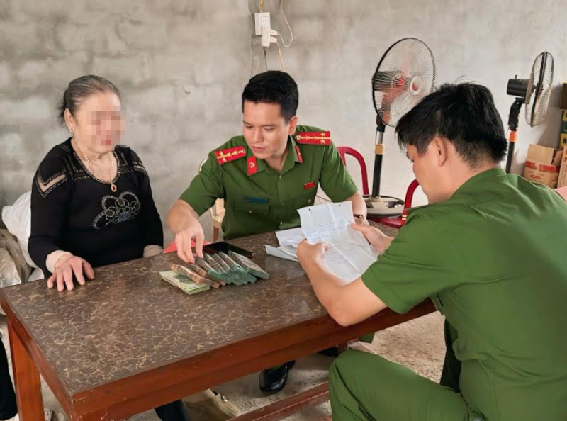 Kịp thời ngăn chặn vụ chuyển 300 triệu đồng của cụ bà 75 tuổi cho “cán bộ điều tra” -0