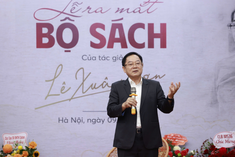 Nhà báo Lê Xuân Sơn bất ngờ ra mắt cùng lúc 3 tập thơ, bút ký, ghi chép -0