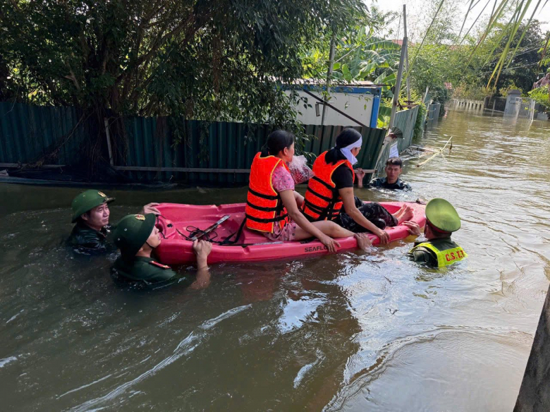 Sẵn sàng phương án di dời 30.000 dân ngập lụt ở ngoại thành Hà Nội -0