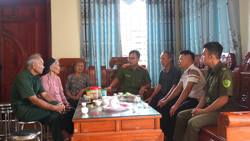 Sáng mãi tấm gương hy sinh dũng cảm của Tổ trưởng Tổ Tổ bảo vệ an ninh trật tự ở cơ sở -0