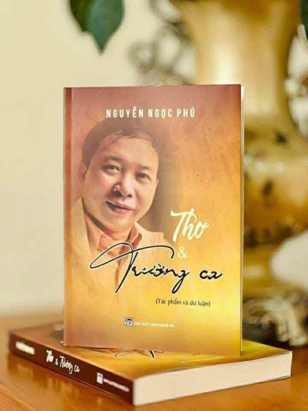 Những câu thơ chạm linh hồn của biển -0