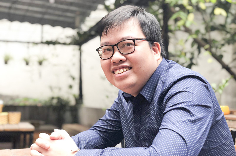 chân dung nhà van ðinh phuong.jpg -0