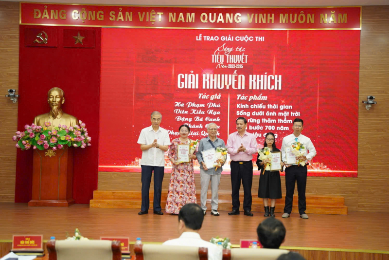 Không có tác phẩm đoạt Giải Nhất Cuộc thi sáng tác tiểu thuyết Thời báo Văn học Nghệ thuật -0