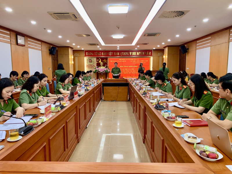 Những đóng góp to lớn của phụ nữ CAND trong kỷ nguyên số -0