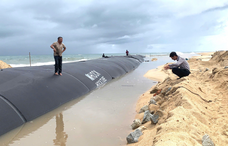 Pembinaan segera tambak lembut untuk mengelakkan hakisan pantai di Thuan An -0