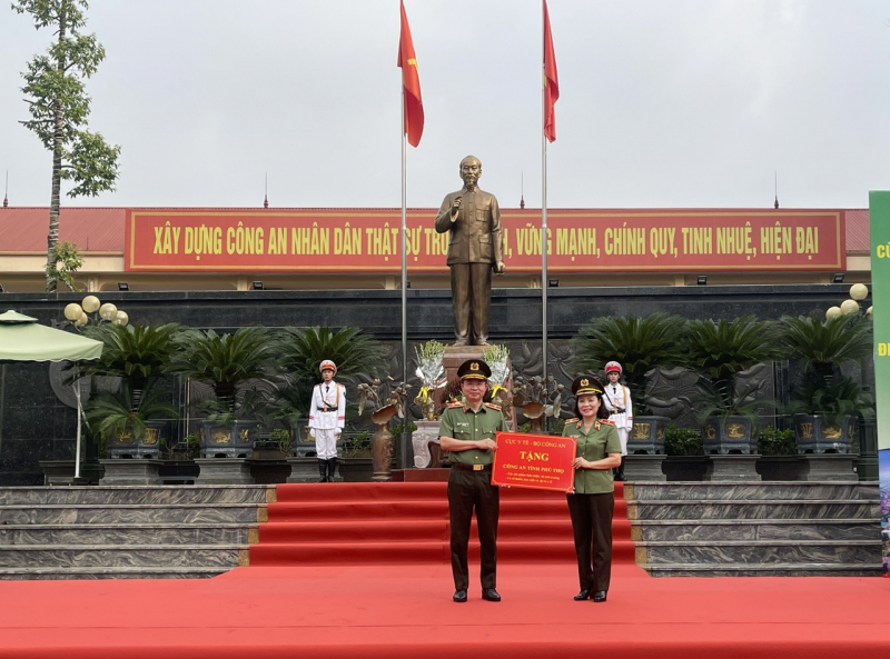 Phát động hưởng ứng chiến dịch 