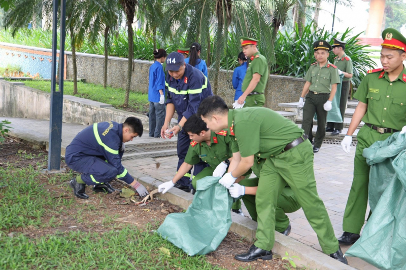 Phát động hưởng ứng chiến dịch 