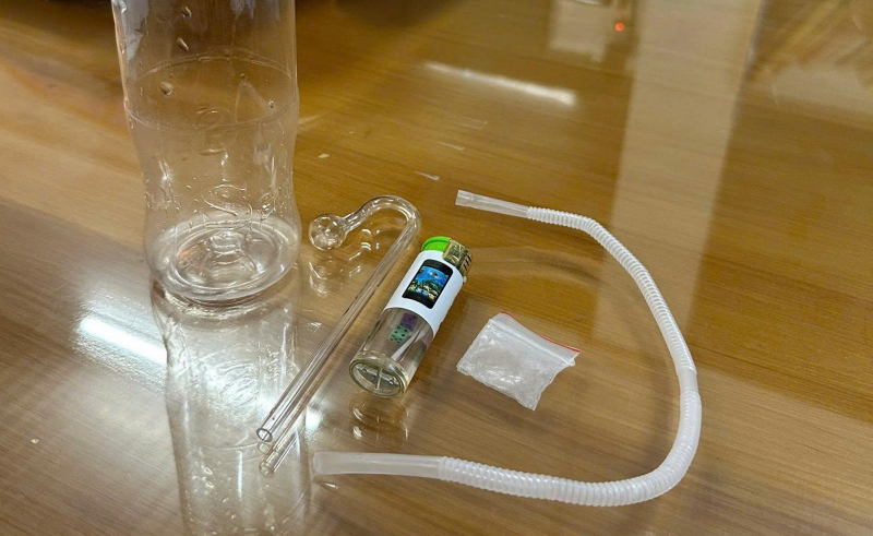 Bắt nhóm thanh niên rủ nhau vào chùa lén lút… bày “tiệc ma túy” -0