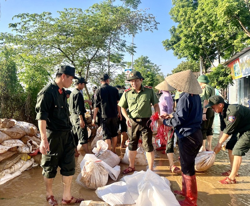 Bộ Công an chỉ đạo công tác ứng phó lụt bão tại địa bàn bị ảnh hưởng nặng nề trong đợt lũ lịch sử -0