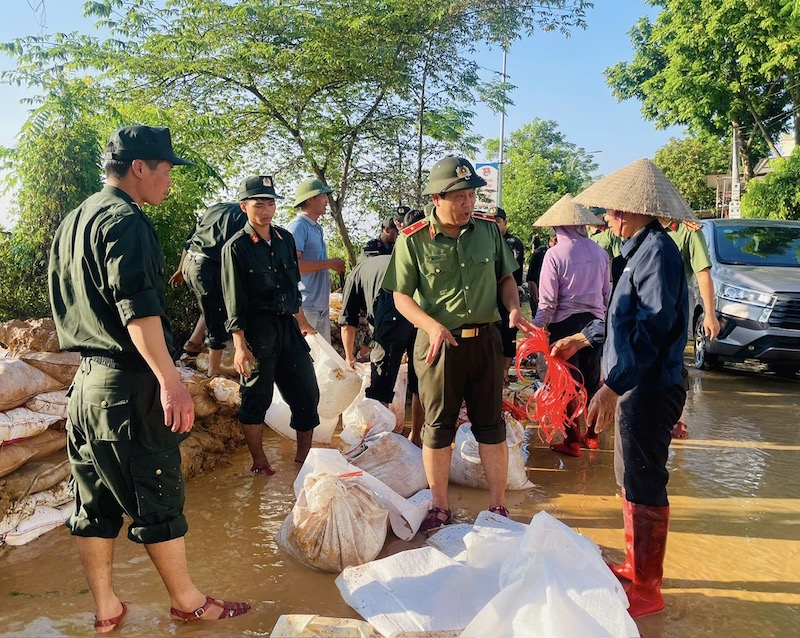 Bộ Công an chỉ đạo công tác ứng phó lụt bão tại địa bàn bị ảnh hưởng nặng nề trong đợt lũ lịch sử -1