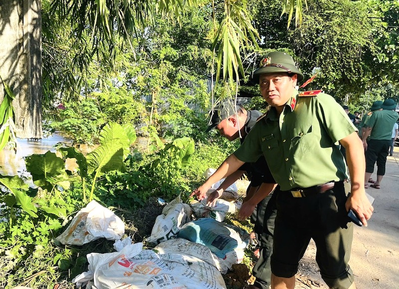 Bộ Công an chỉ đạo công tác ứng phó lụt bão tại địa bàn bị ảnh hưởng nặng nề trong đợt lũ lịch sử -4