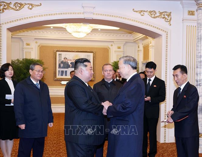 Tổng Bí thư Tô Lâm dự Lễ duyệt binh kỷ niệm 80 năm thành lập Đảng Lao động Triều Tiên -0