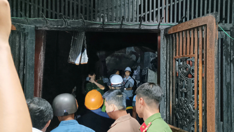 Thủ tướng yêu cầu tập trung khắc phục hậu quả, điều tra nguyên nhân vụ cháy làm 5 người chết -0