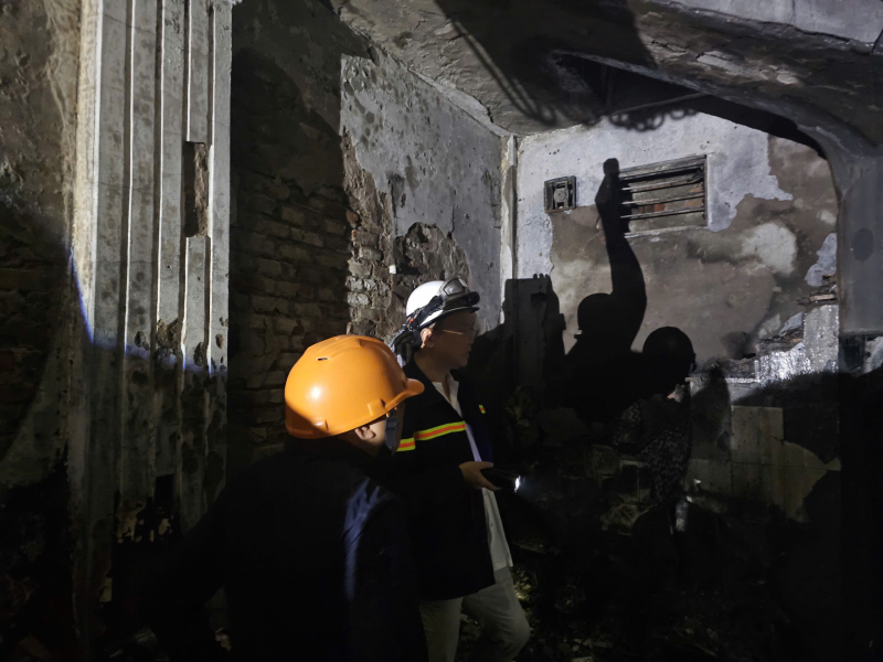 Vụ cháy ở Kim Hoa (Hà Nội): Hàng xóm mang bình chữa cháy, vòi nước dập lửa nhưng không thành -0