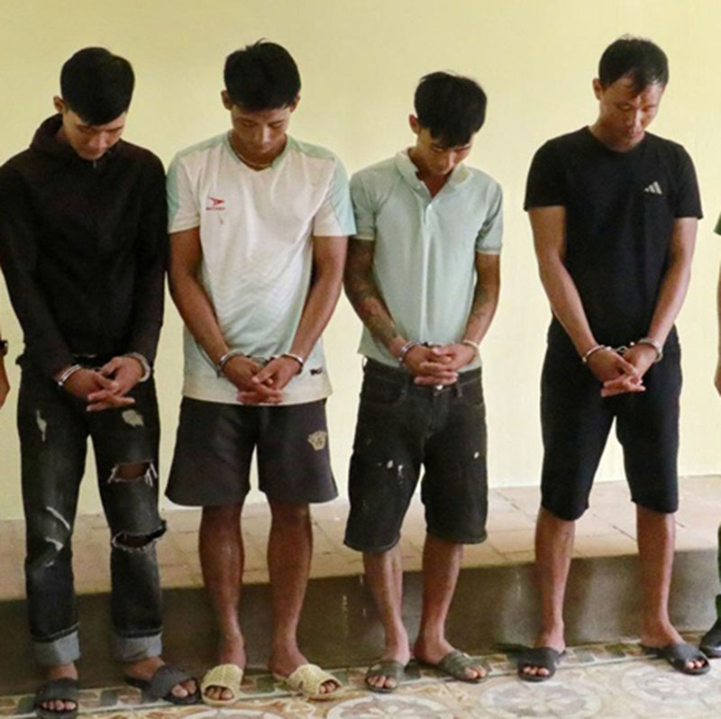 4 anh em họ đột nhập nhà dân đang chạy lũ để trộm cắp tài sản -0