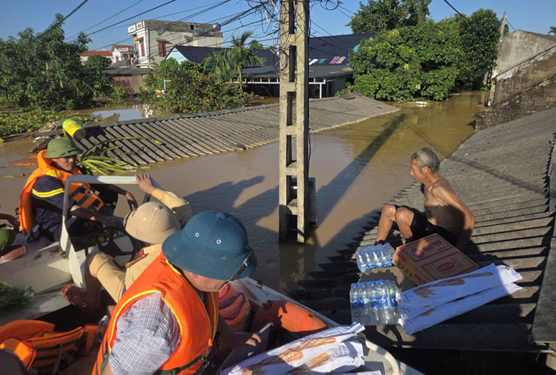 Trên tuyến đầu chống lũ -0