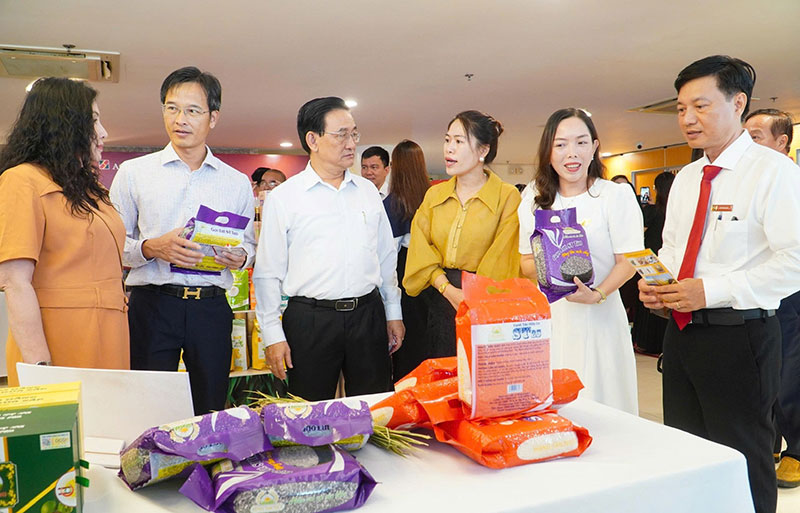 Agribank Chi nhánh Vĩnh Long đồng hành kiến tạo hệ sinh thái số, cùng doanh nghiệp phát triển kinh tế số -0