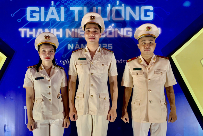 Tôn vinh 20 tấm gương 