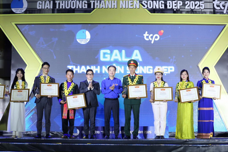 Tôn vinh 20 tấm gương 