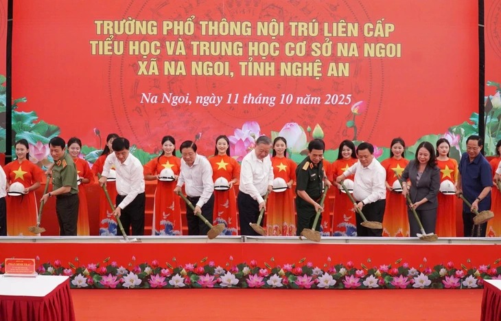 Party leader attends ground-breaking ceremony of boarding school in Nghe An province -0