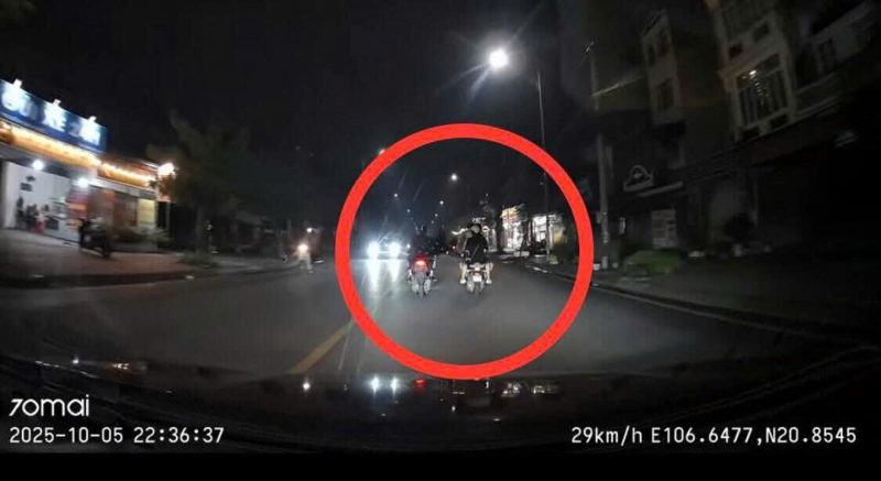 Bắt 2 đối tượng gây ra gần chục vụ cướp giật trên đường phố trong 1 tuần -0