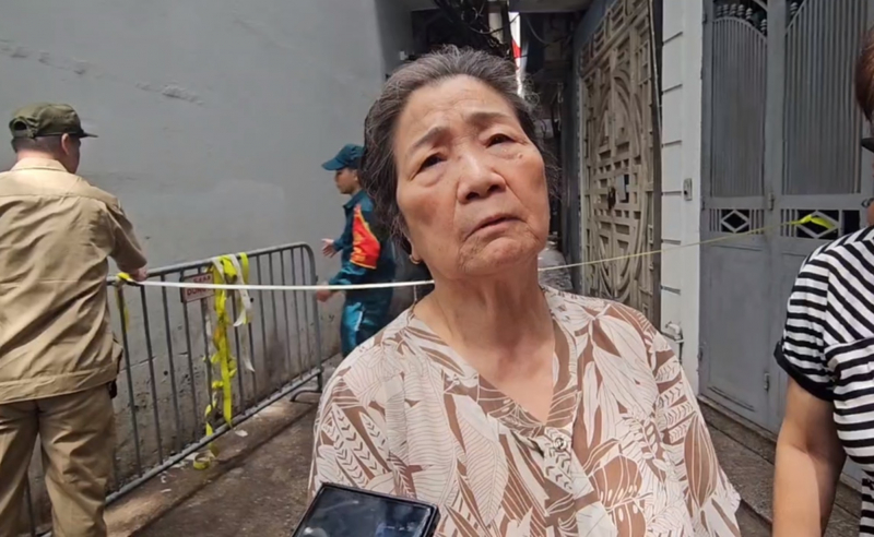 Người thân nghẹn ngào tại hiện trường vụ cháy thương tâm khiến 5 người tử vong -0