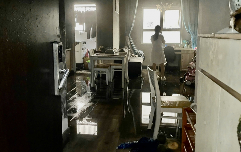 Dập tắt kịp thời đám cháy căn hộ trên tầng 15, chung cư Tam Phú -0