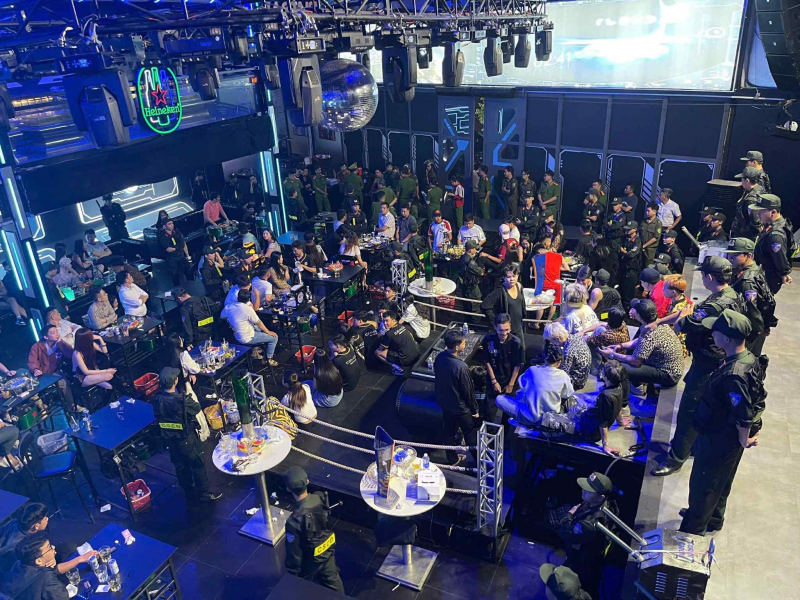 Đột kích loạt quán bar ở Cần Thơ, phát hiện 16 đối tượng dương tính với ma túy -0