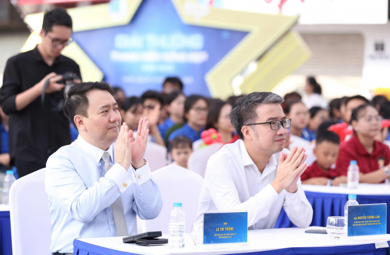 Hai gia đình chiến sĩ Công an được tuyên dương “Gia đình trẻ hạnh phúc