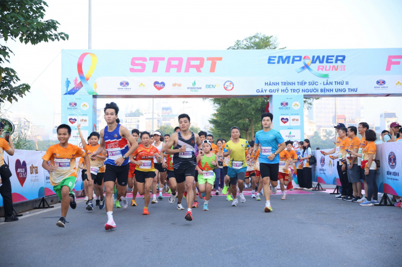 Hơn 3.000 người tham giai giải chạy gây quỹ vì bệnh nhân ung thư -0