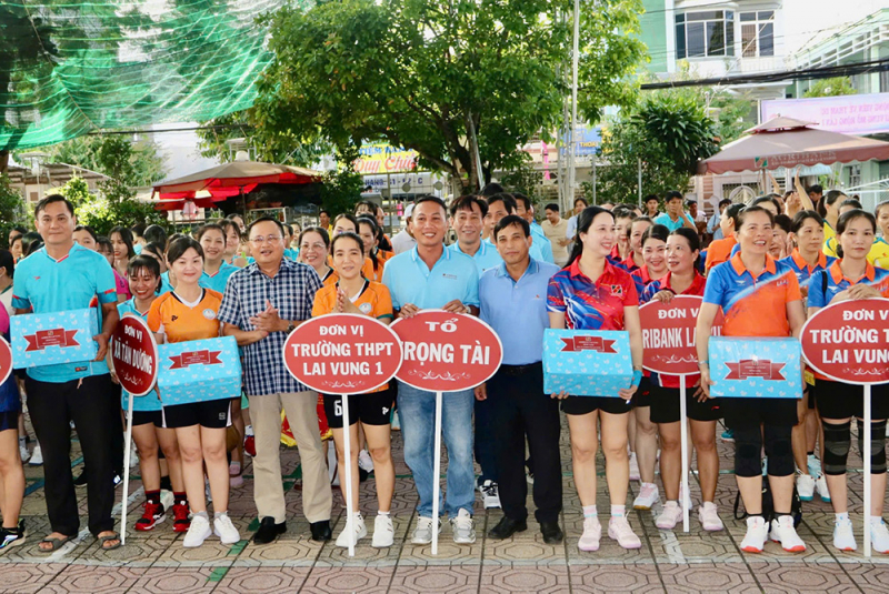 240 vận động viên tham gia Giải bóng chuyền hơi nữ Agribank Lai Vung mở rộng -0