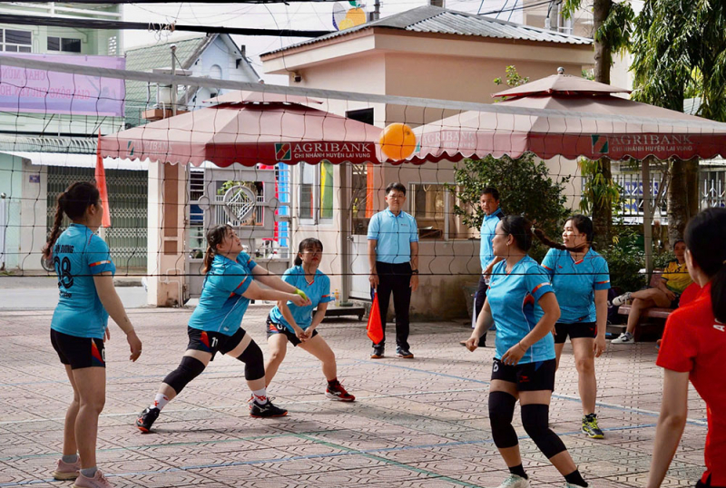 240 vận động viên tham gia Giải bóng chuyền hơi nữ Agribank Lai Vung mở rộng -0