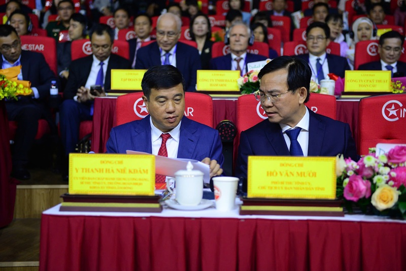 Lâm Đồng cam kết “doanh nghiệp khó, có chính quyền” -0