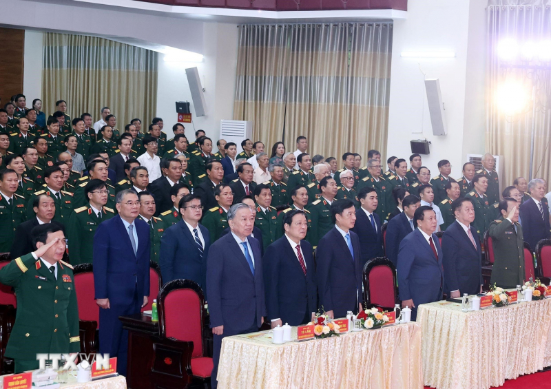 Tổng Bí thư: Xây dựng LLVT Quân khu 4 cách mạng, chính quy, tinh nhuệ, hiện đại -0