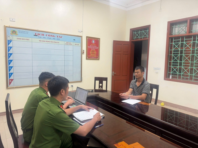 Khởi tố đối tượng đánh nhân viên xe bus -0