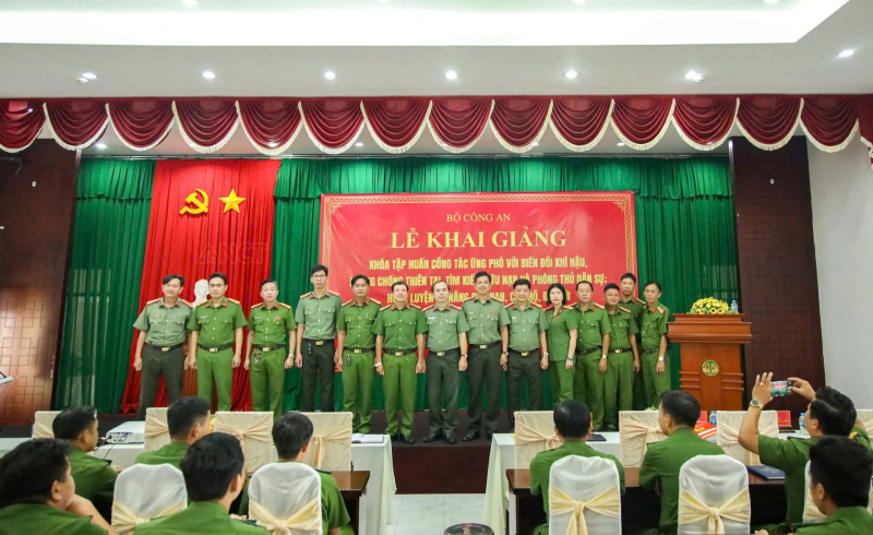 Bộ Công an tổ chức tập huấn ứng phó biến đổi khí hậu và cứu nạn, cứu hộ -0