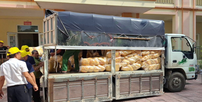 Tập đoàn Phượng Hoàng hỗ trợ khắc phục hậu quả bão lũ -0