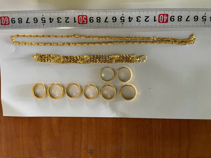 Trộm vàng của hàng xóm rồi lại lén bỏ lại vào nhà nạn nhân -0