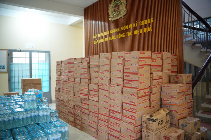 Công an Đồng Nai vận động hỗ trợ các tỉnh bị thiệt hại do bão lũ  -1