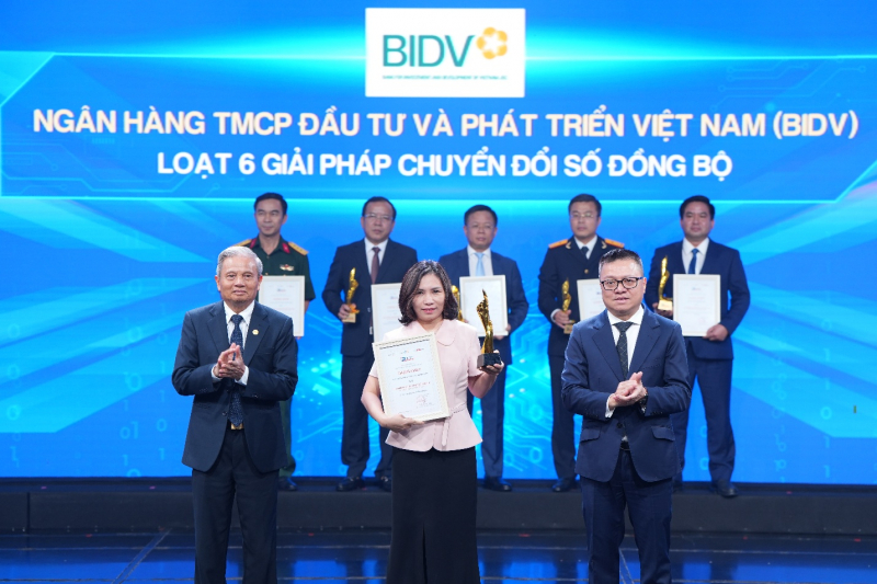 BIDV được vinh danh “Doanh nghiệp chuyển đổi số xuất sắc”  -0