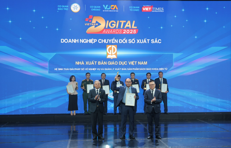 Nhà xuất bản Giáo dục Việt Nam được vinh danh “Doanh nghiệp, đơn vị sự nghiệp chuyển đổi số xuất sắc” -0