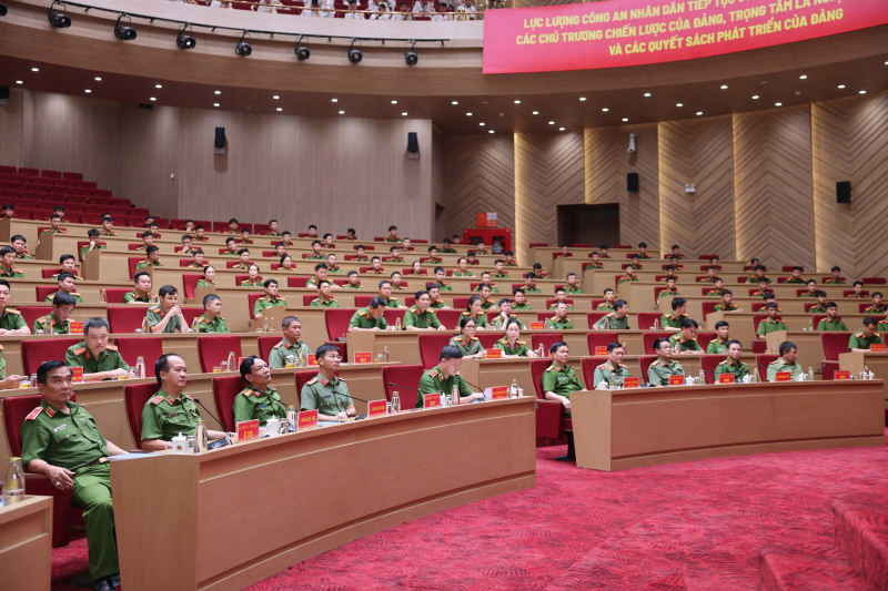 Phát huy vai trò của động vật nghiệp vụ trong đấu tranh phòng, chống tội phạm, tìm kiếm cứu nạn -0