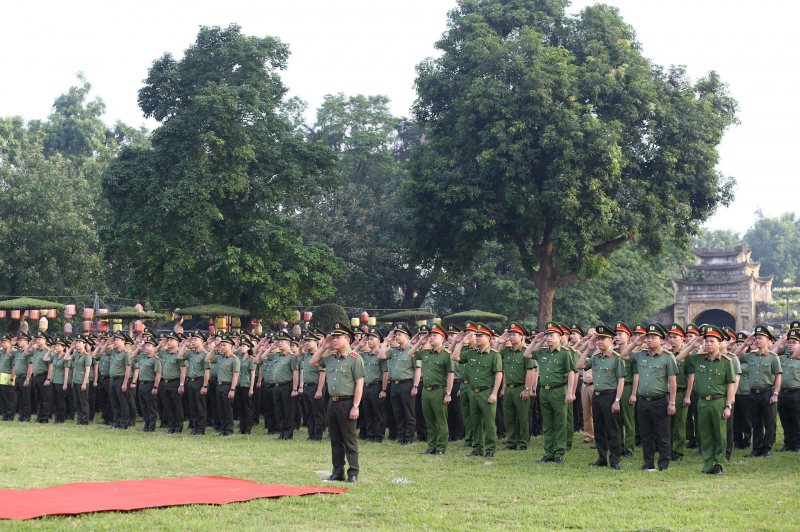 Công an Thủ đô tiếp tục khẳng định vai trò tiên phong trong bảo vệ an ninh quốc gia, giữ gìn trật tự, an toàn xã hội -0