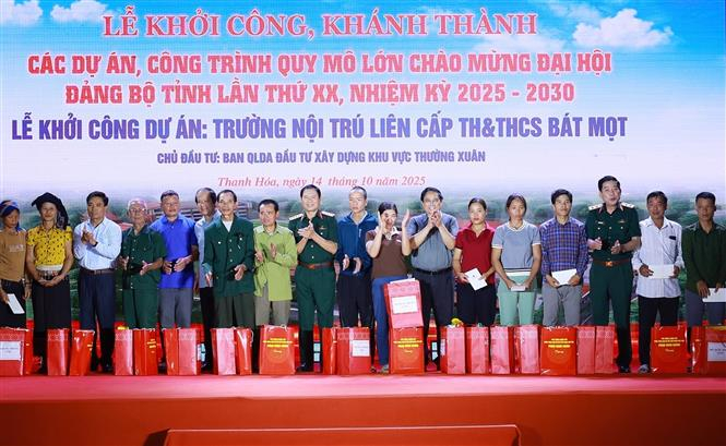 Thủ tướng Phạm Minh Chính dự khởi công trường học tại xã biên giới Bát Mọt, tỉnh Thanh Hoá -1