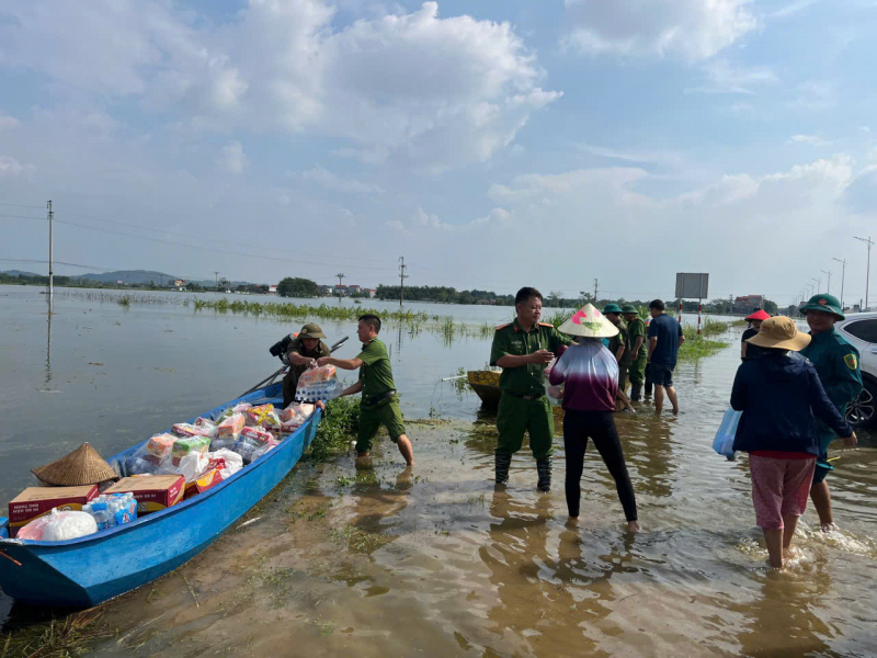 Kỳ 2: Từ “mệnh lệnh cứu dân” đến “mệnh lệnh vì dân mà ở lại” -0