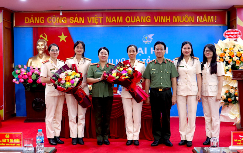 Đổi mới tư duy, phát huy trí tuệ, chuyển đổi số trong Hội Phụ nữ Cục Tổ chức cán bộ -1