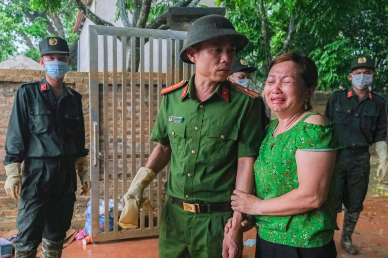 Kỳ 2: Từ “mệnh lệnh cứu dân” đến “mệnh lệnh vì dân mà ở lại” -0