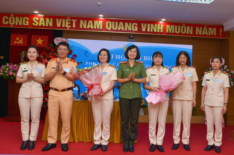 z7119020420336_7c9e3b05294526736f9a320200309ba8.jpg -0